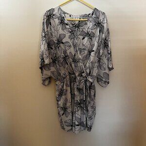 FSL+  Apparel Kimono Romper Black & White Leaf Design / Size XL